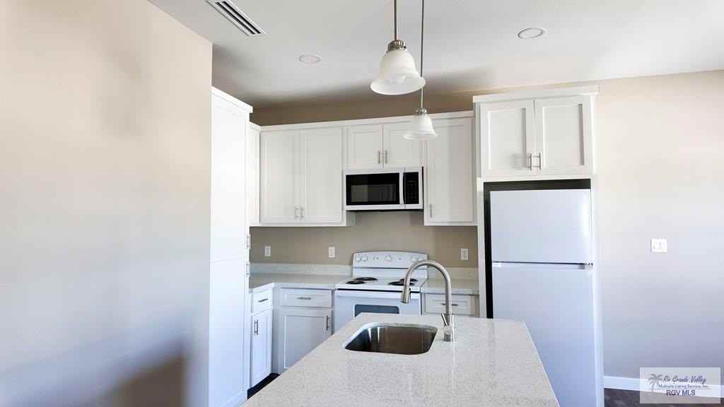 2427 Summit Rd #B - Photo 4 of 17