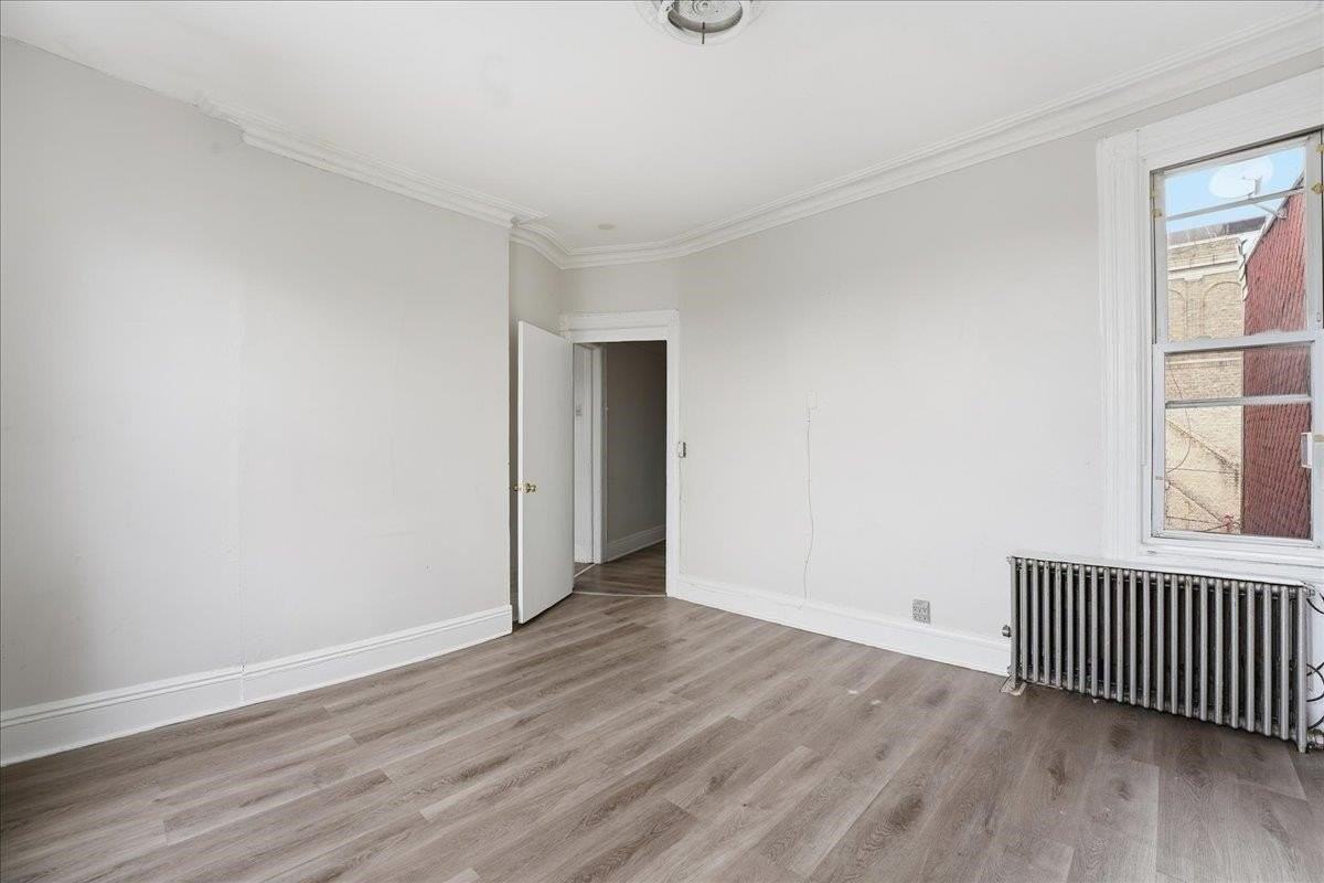 335 47th St #3 - Photo 7 of 19