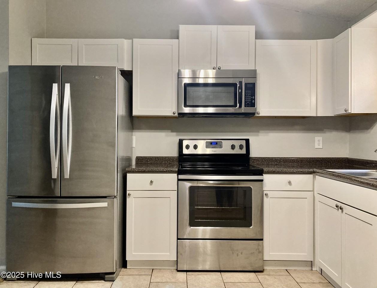 407 Cedar Creek Drive - Photo 4 of 10