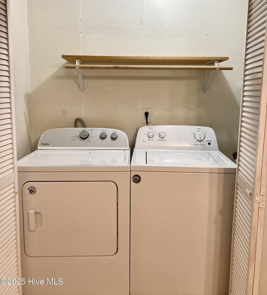 407 Cedar Creek Drive - Photo 5 of 10