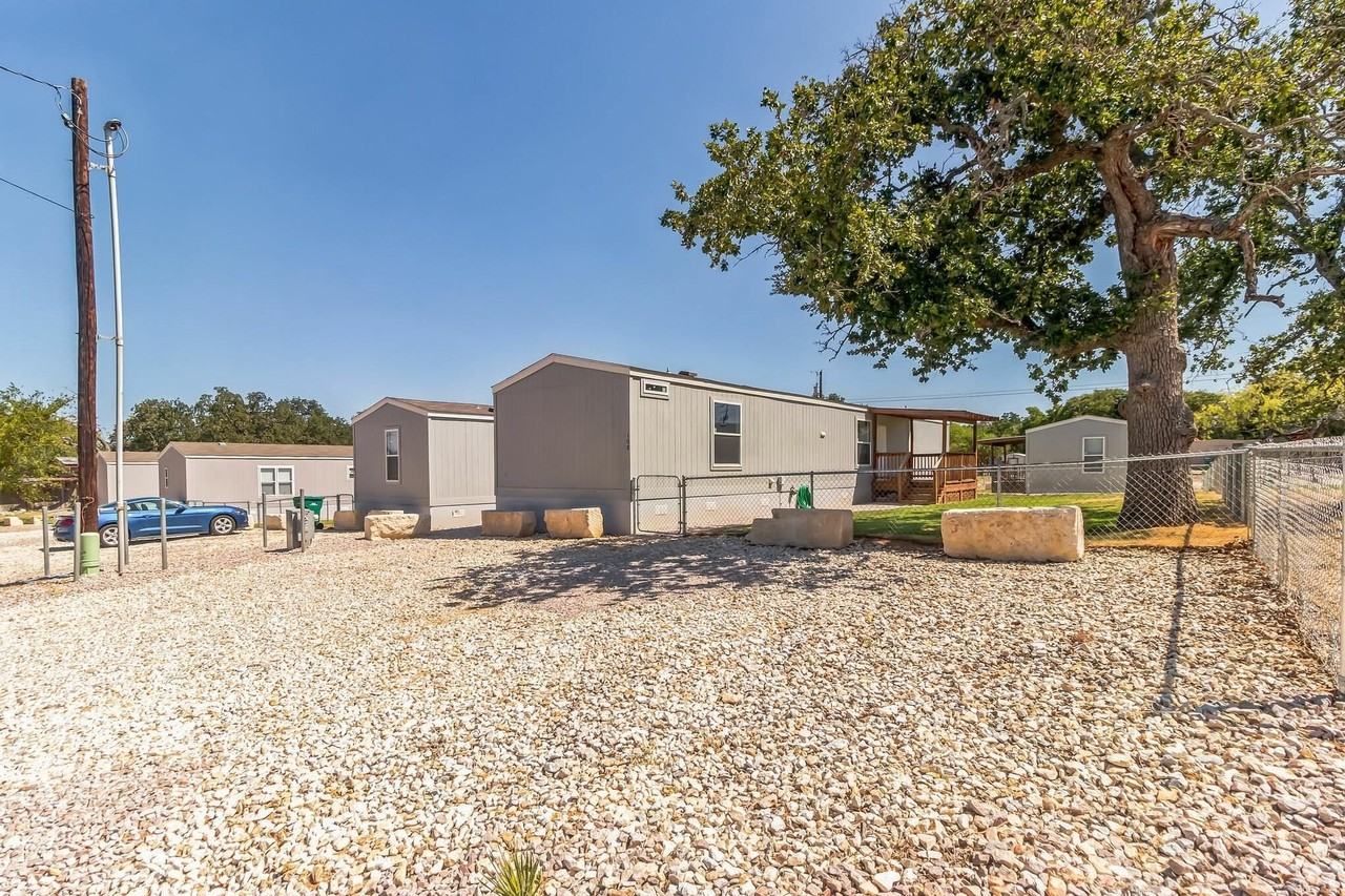 105 E Briar Dr - Photo 2 of 30