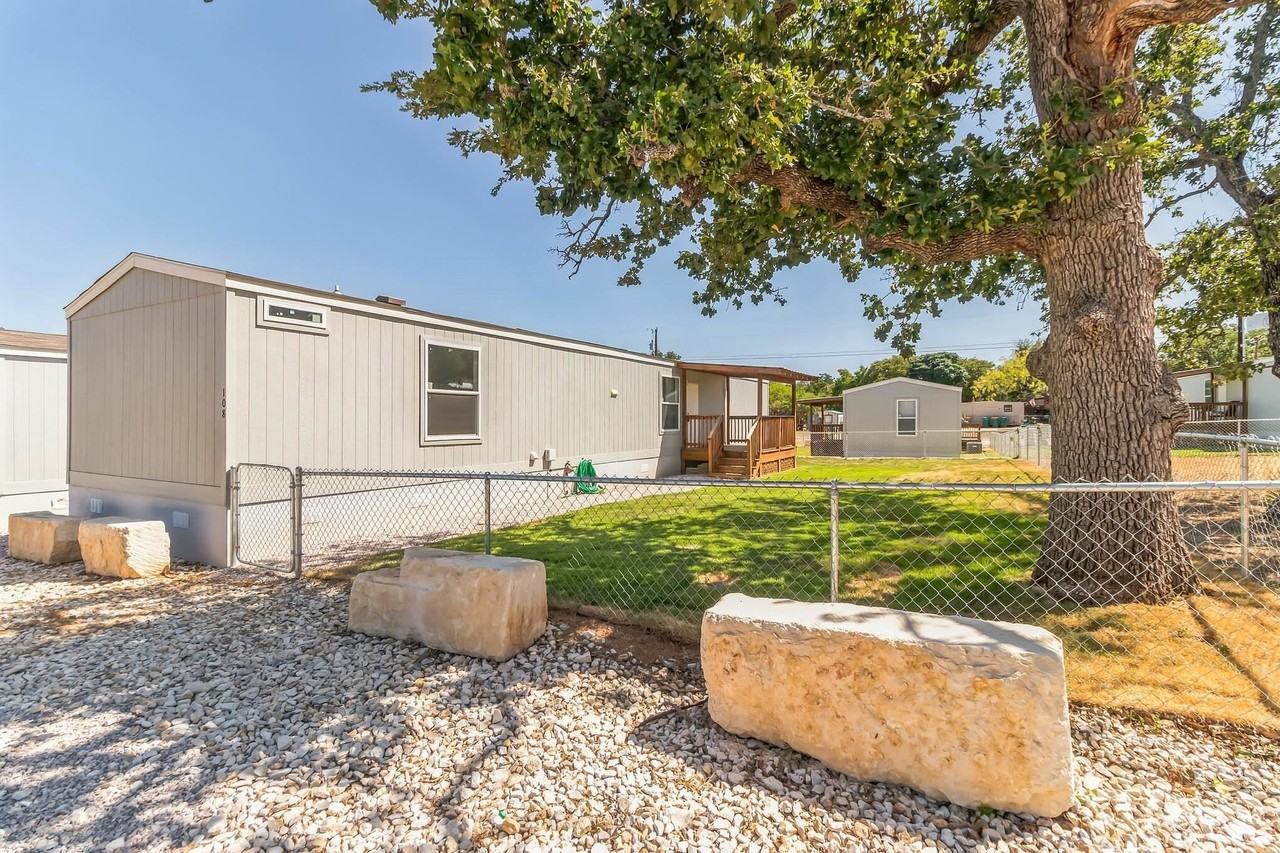 105 E Briar Dr - Photo 6 of 30