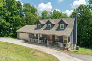 featured image of 1700 Ridgecrest Dr