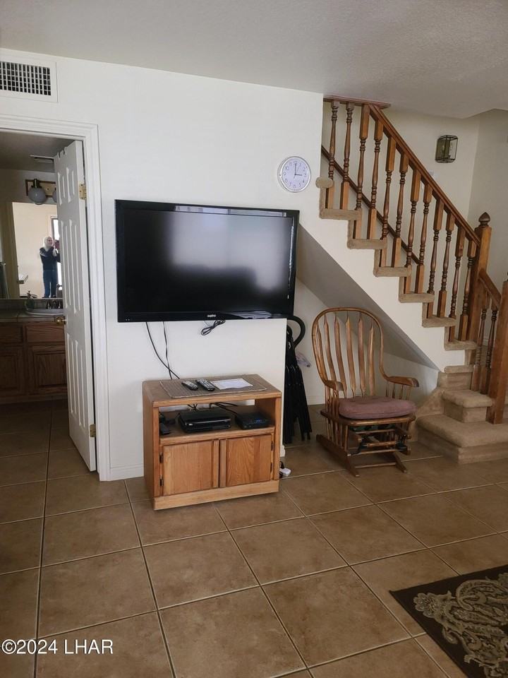 1023 Barcelona Loop - Photo 3 of 25