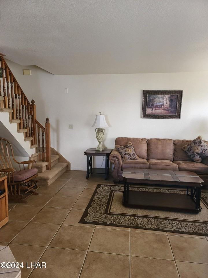 1023 Barcelona Loop - Photo 5 of 25