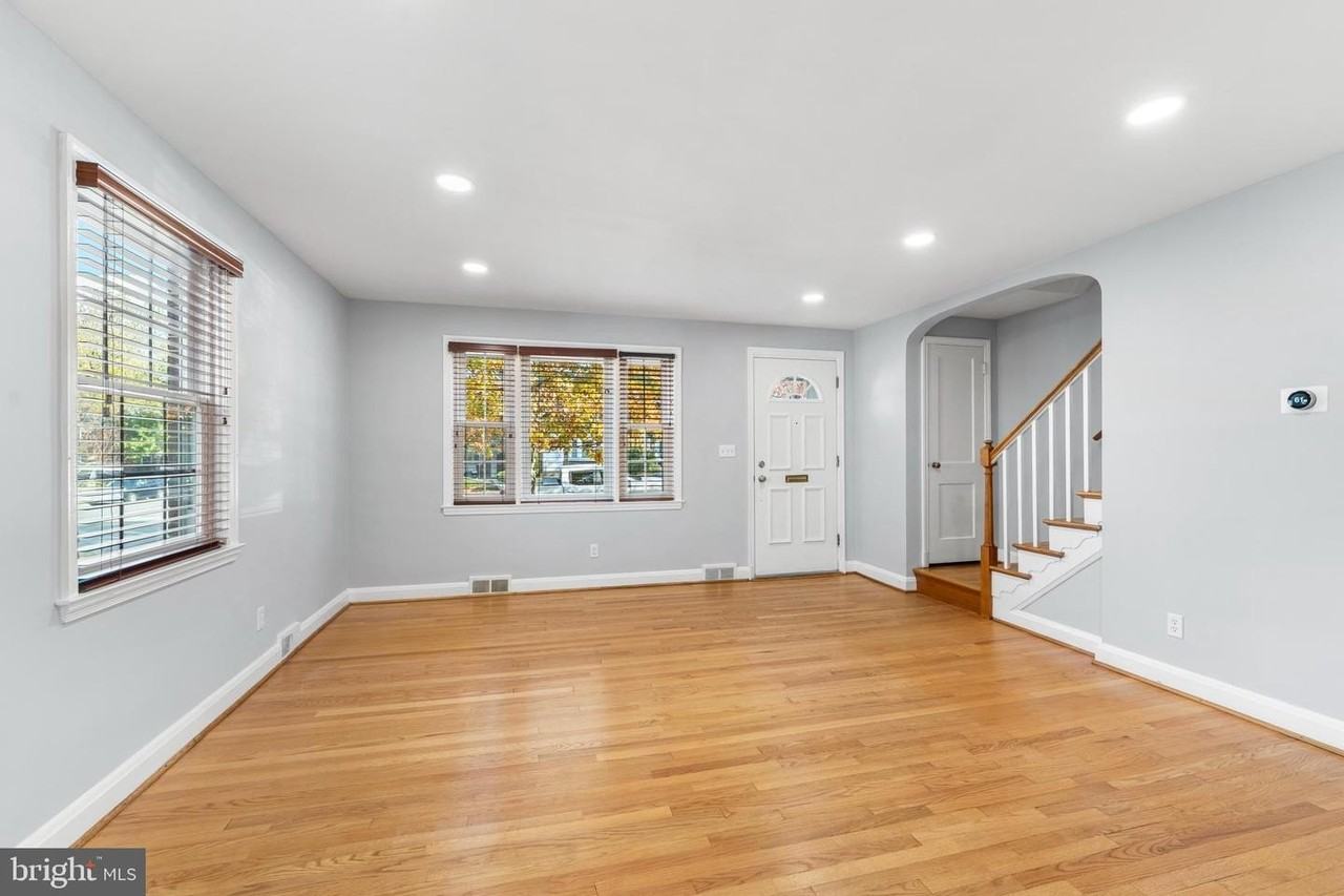 101 Regester Ave - Photo 3 of 19