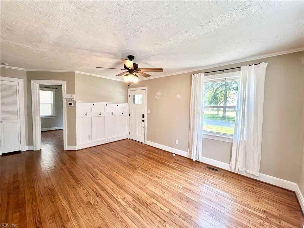 11 Earl St - Photo 2 of 11