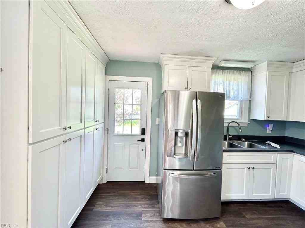 11 Earl St - Photo 4 of 11