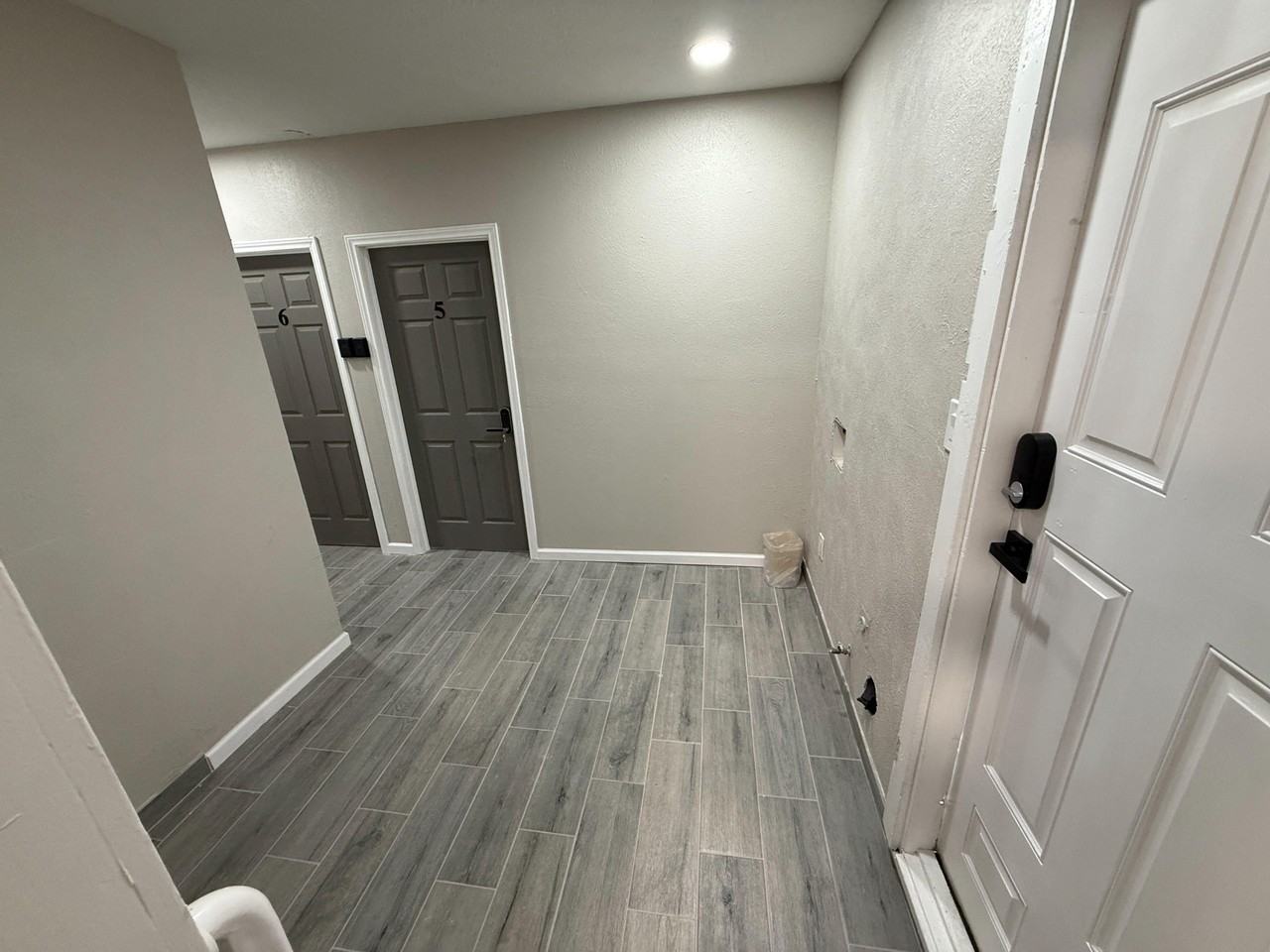 Eastlake St - Photo 6 of 18