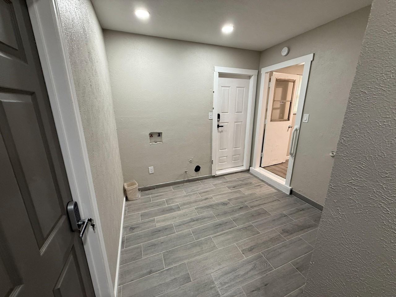 Eastlake St - Photo 7 of 18