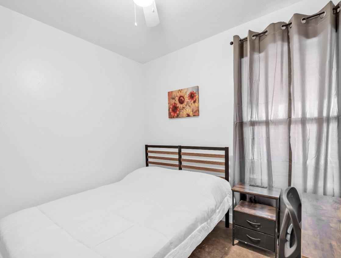 Firethorn Ln - Photo 3 of 5