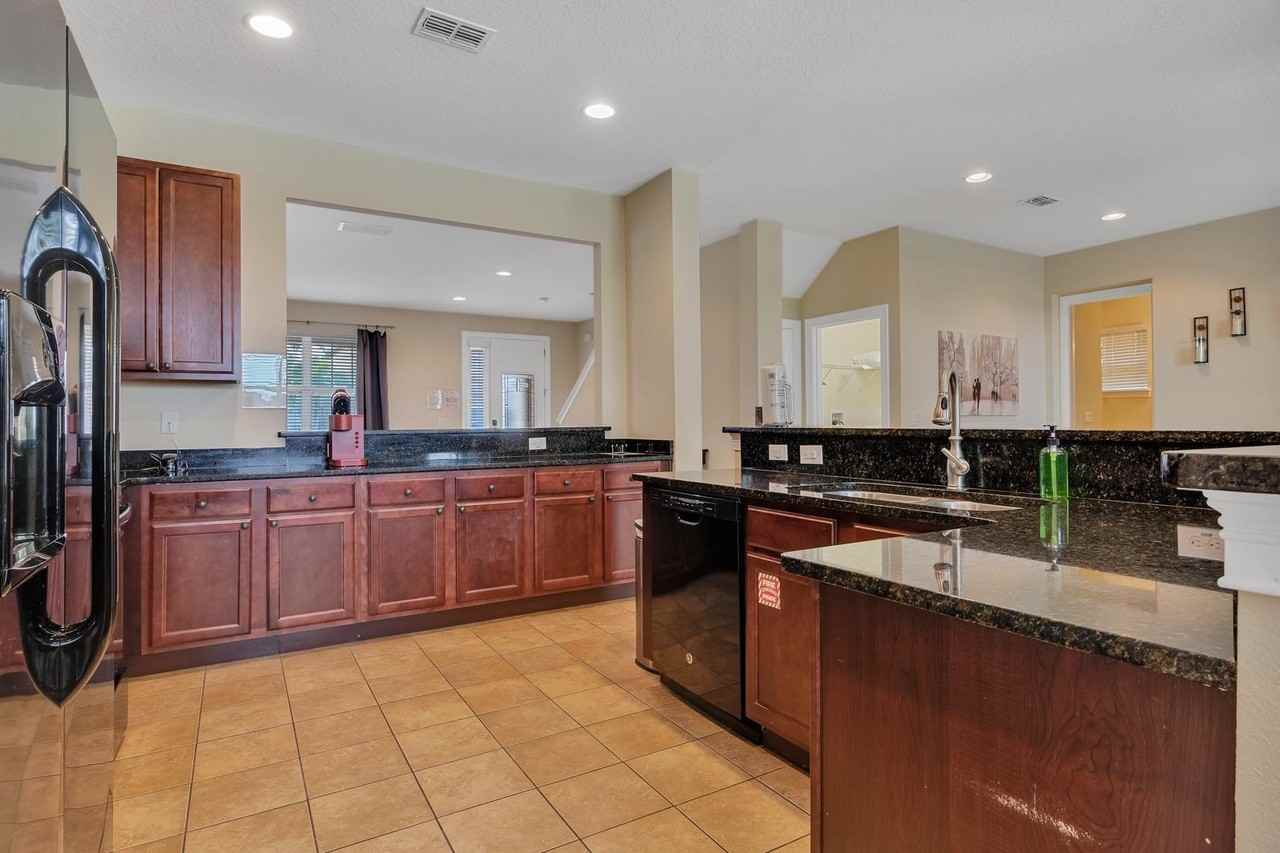 Lasso Dr - Photo 5 of 8