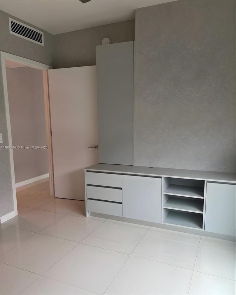 7875 Nw 107th Ave #412 - Photo 4 of 14