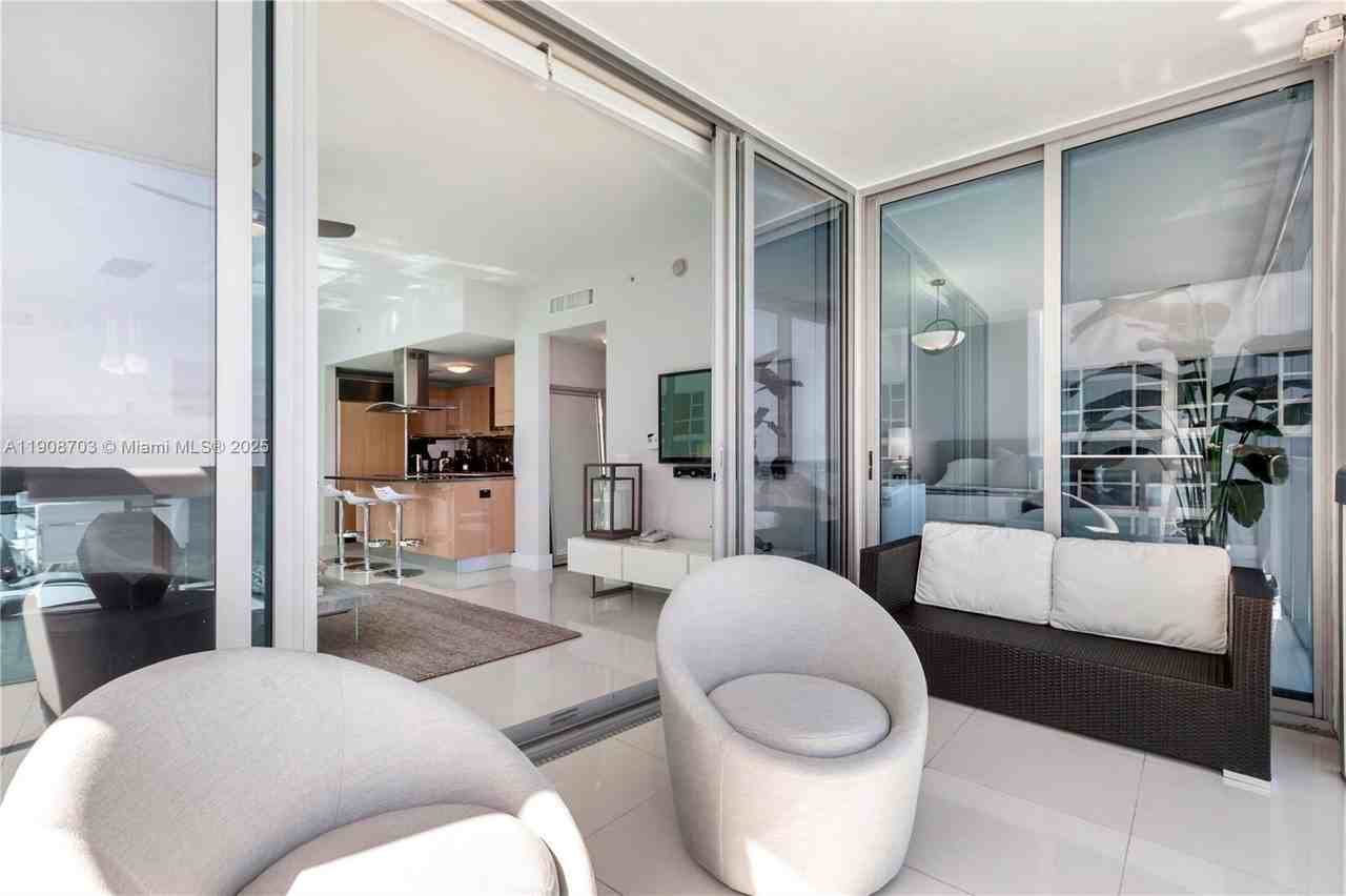 6899 Collins Ave #1508 - Photo 6 of 18