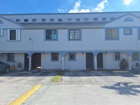 11781 Sw 18th St #4 - Photo 1 of 1