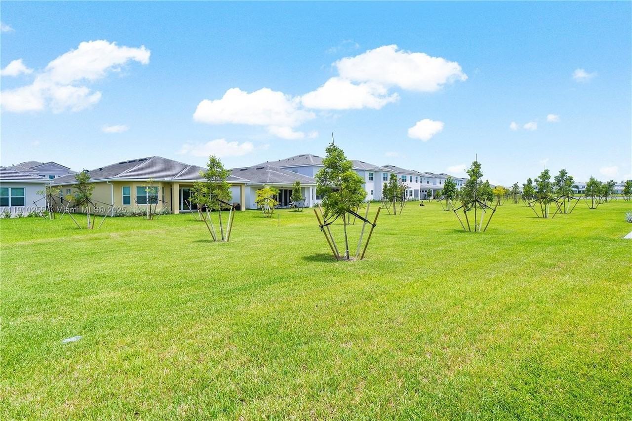 5488 Liberty Ln #5488 - Photo 5 of 39