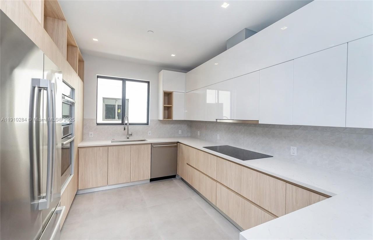 3258 Bird Ave #3258 - Photo 3 of 24