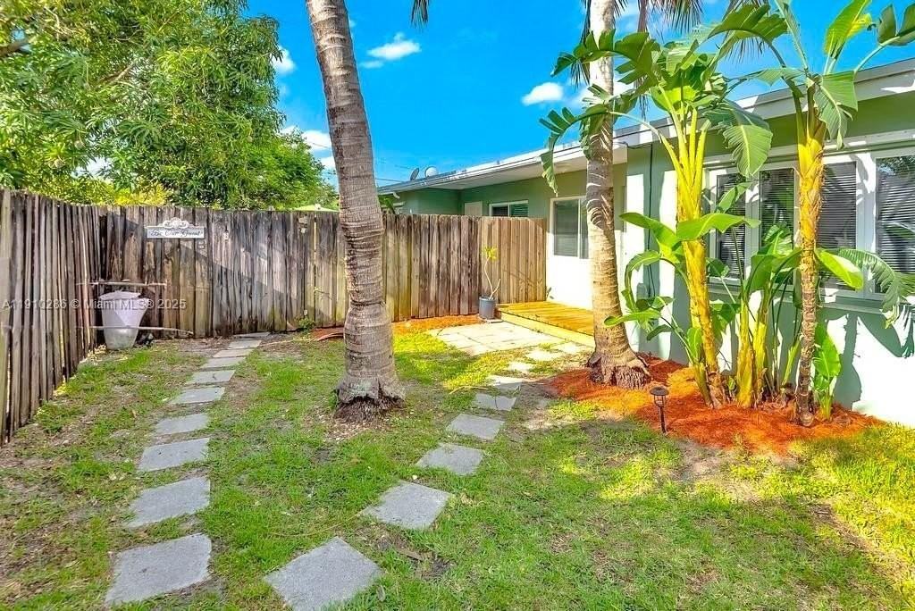 1050 Southwest 30th Street #B - Photo 2 of 11