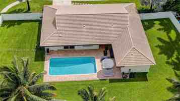 featured image of 5660 Golfway Dr #0