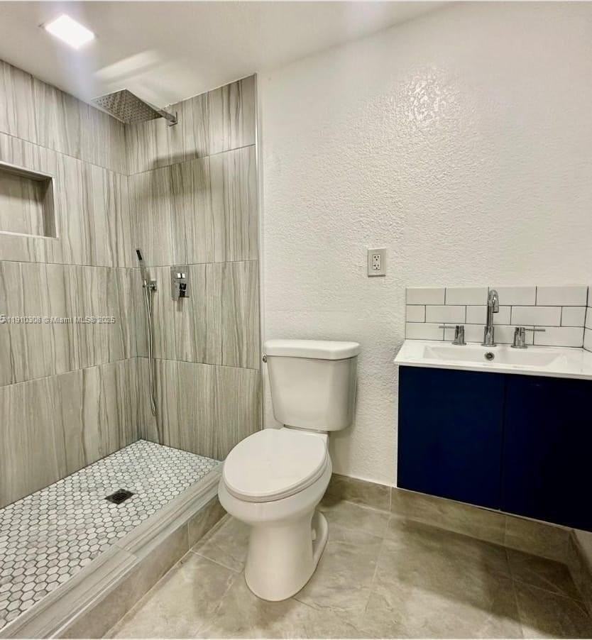 2115 Nw 185th St #B - Photo 7 of 9