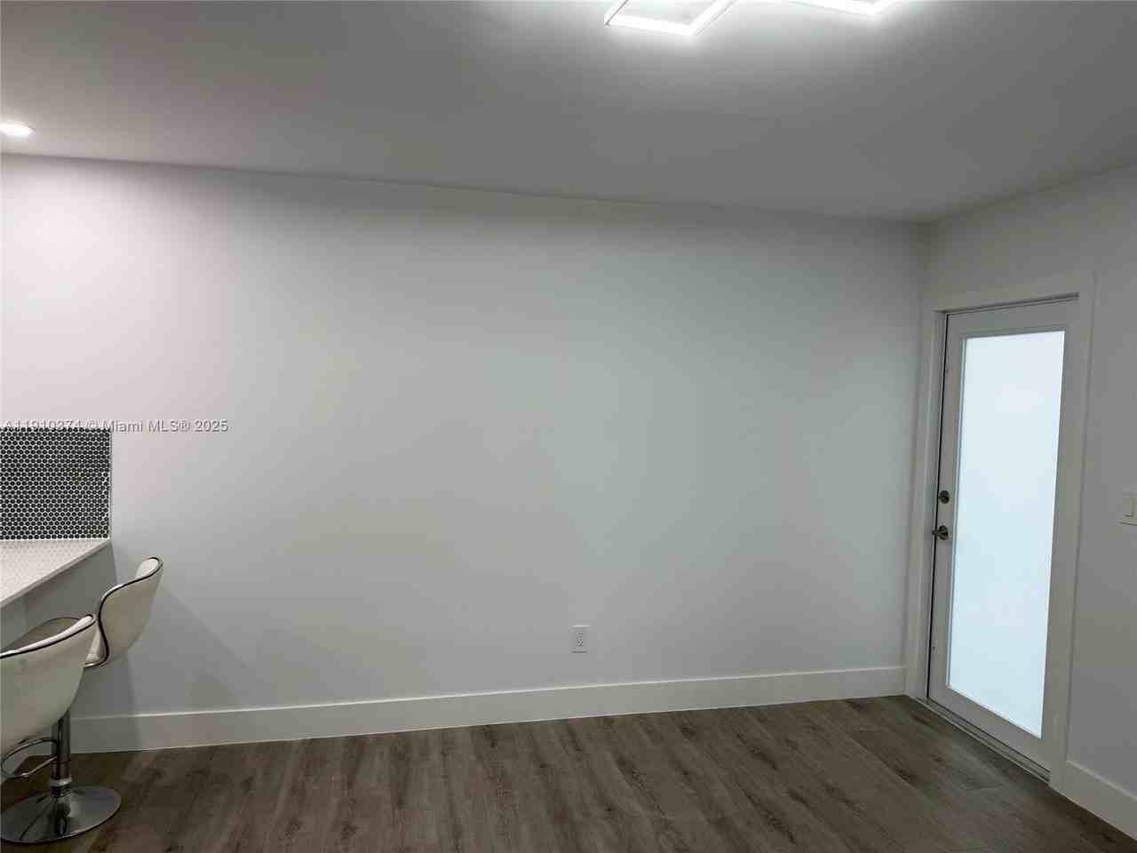 926 Michigan Ave #12 - Photo 4 of 14