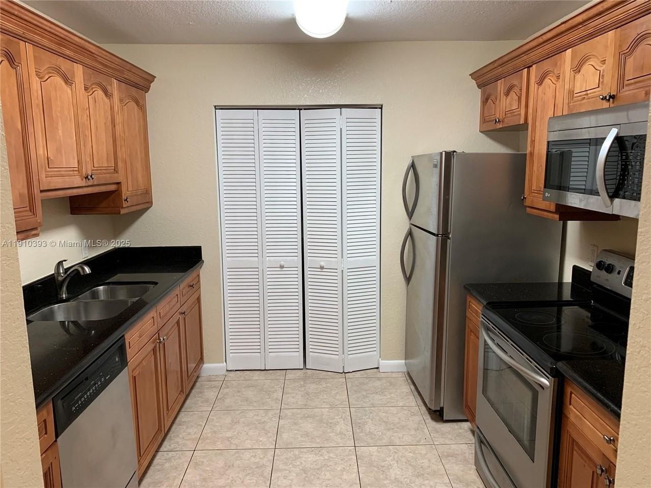 7612 Nw 38th Ct #13 - Photo 2 of 10