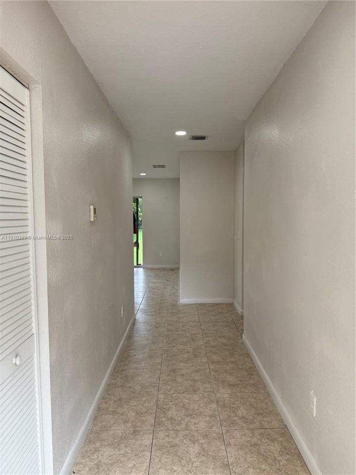 7612 Nw 38th Ct #13 - Photo 3 of 10