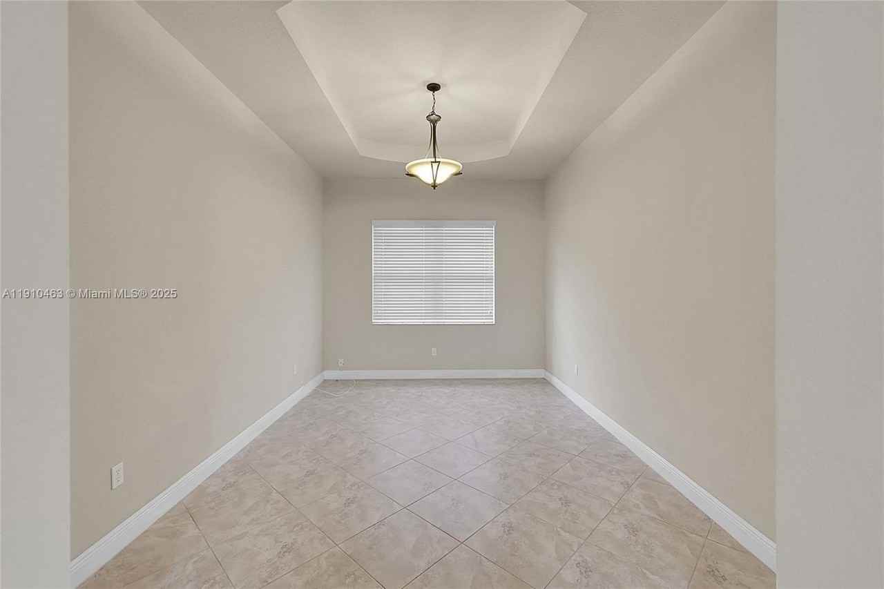 9051 Edgewater Bnd #9051 - Photo 6 of 40