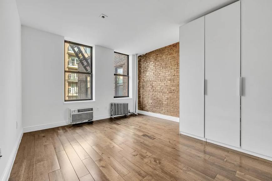 86 Clinton Street - Photo 2 of 4