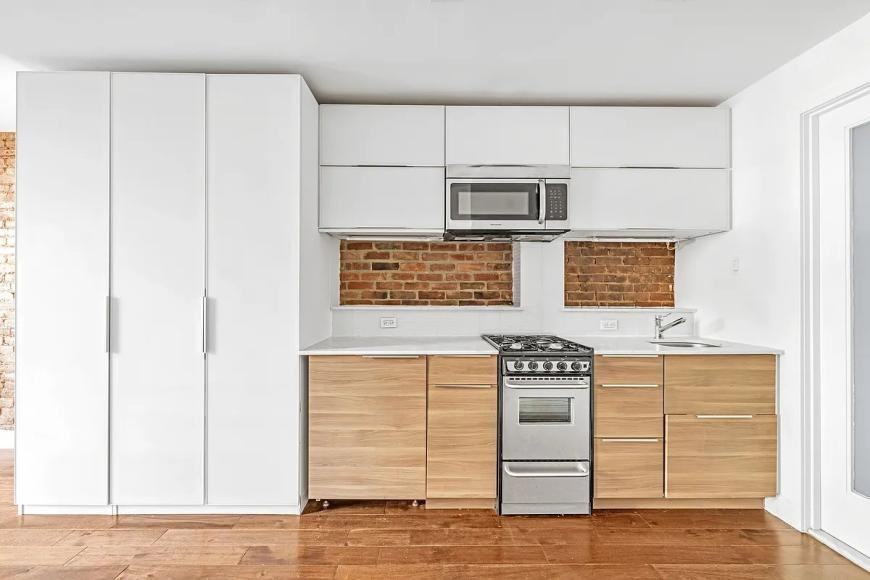 86 Clinton Street - Photo 3 of 4