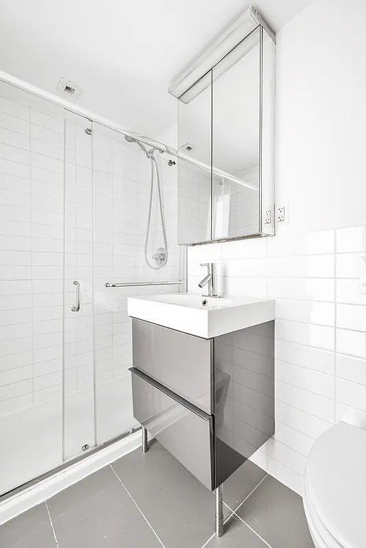 86 Clinton Street - Photo 4 of 4