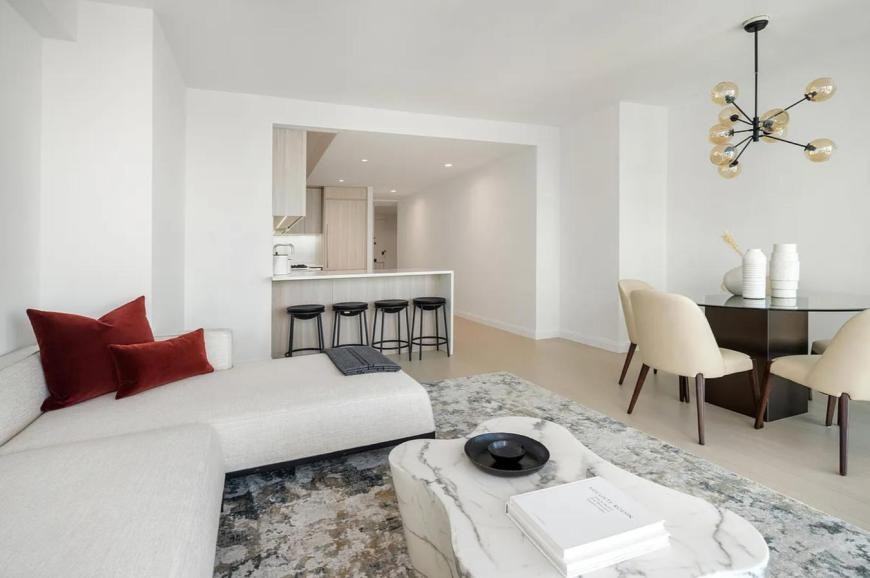 675 West 59th Street - Photo 4 of 10