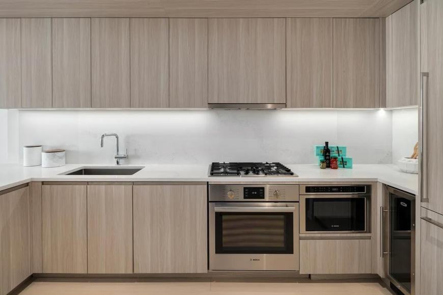 675 West 59th Street - Photo 7 of 10