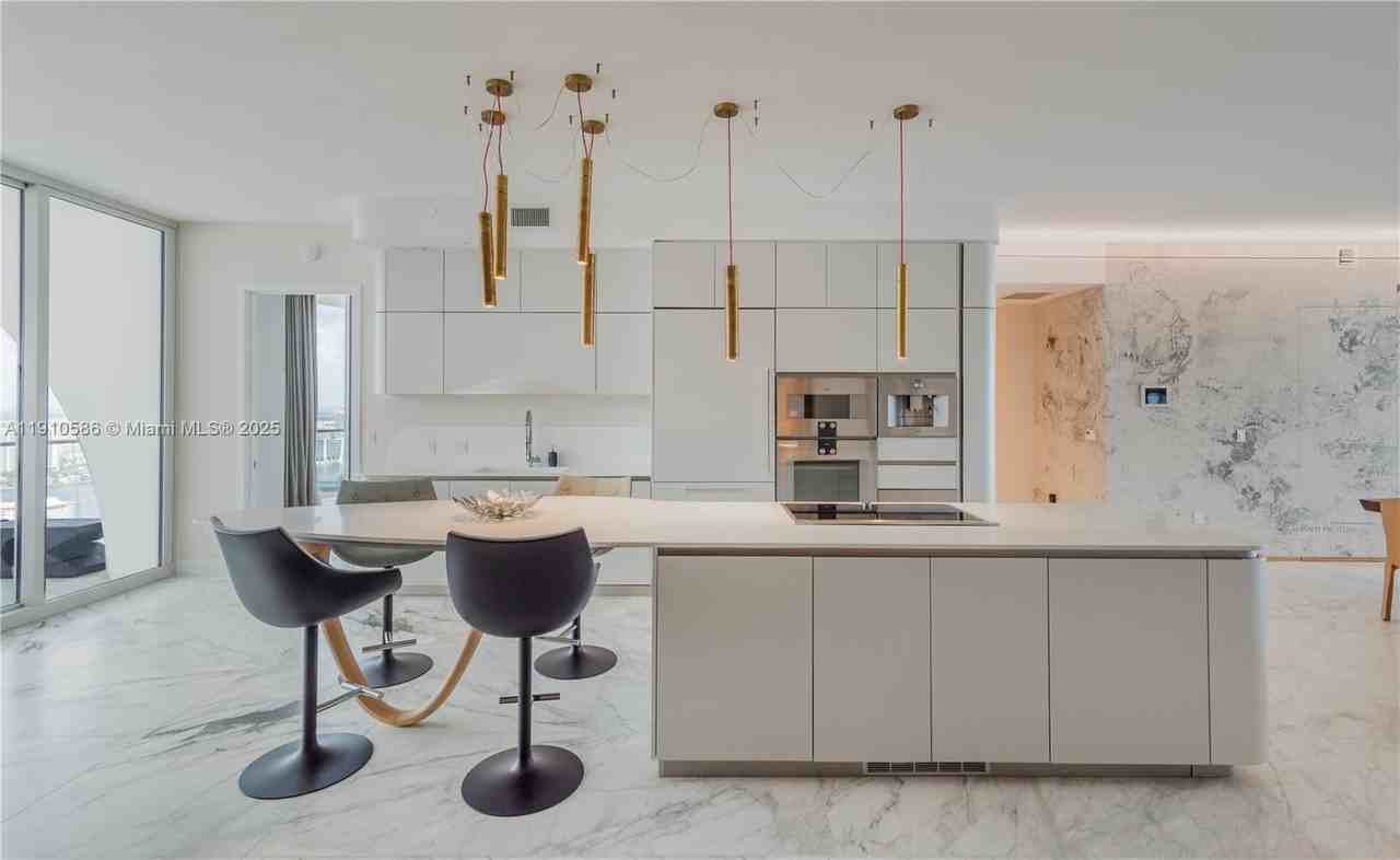 16901 Collins Ave #4603 - Photo 5 of 32