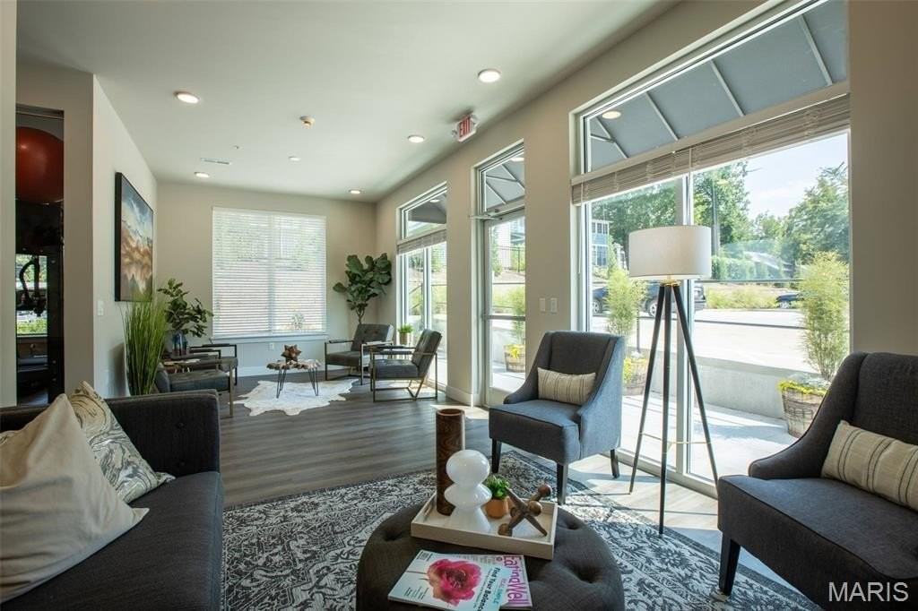 226 E Lockwood Ave #205 - Photo 3 of 26