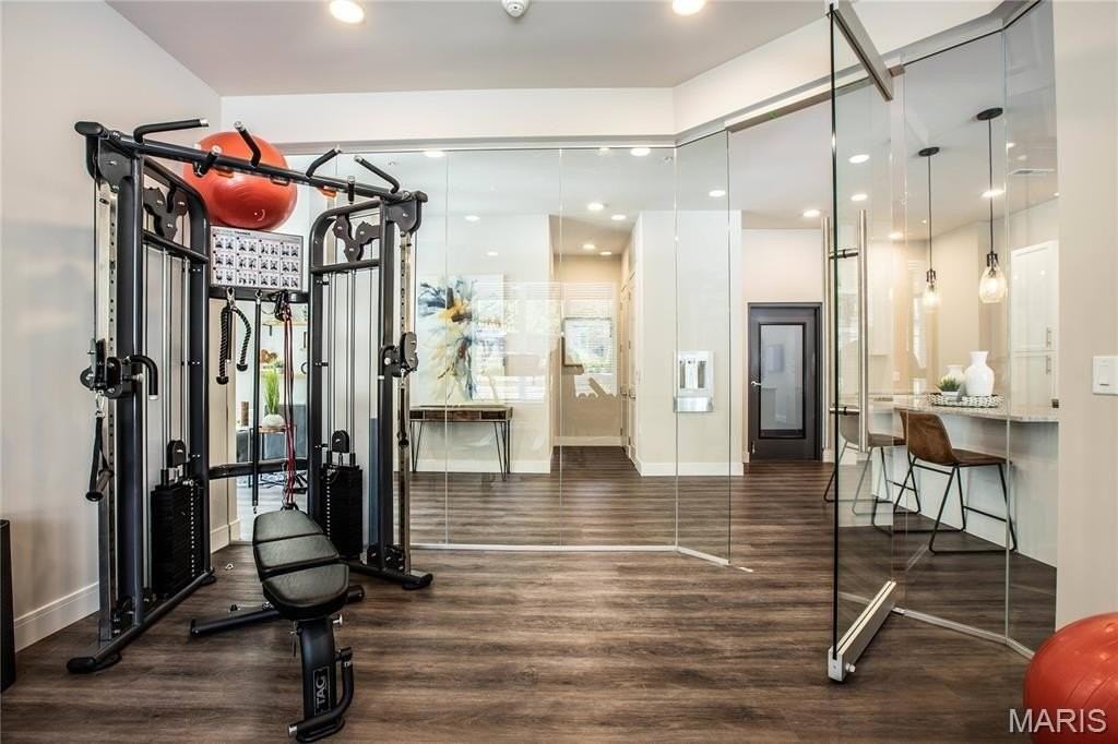 226 E Lockwood Ave #205 - Photo 7 of 26