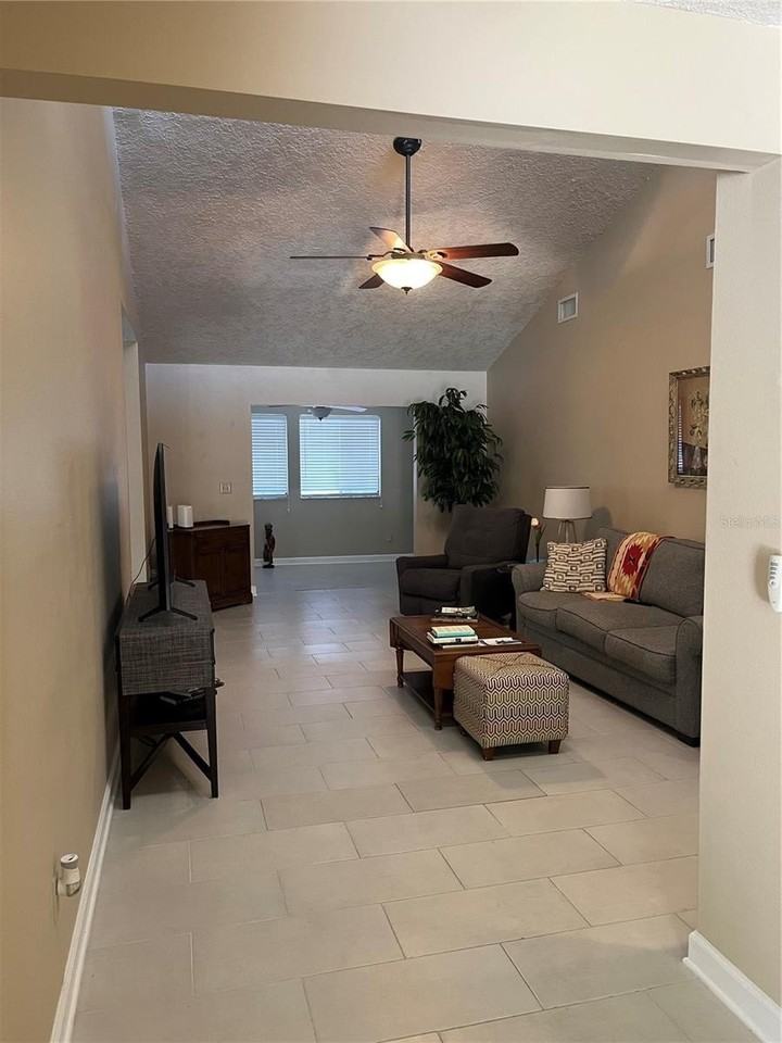 1107 Golf Club Ct - Photo 3 of 15