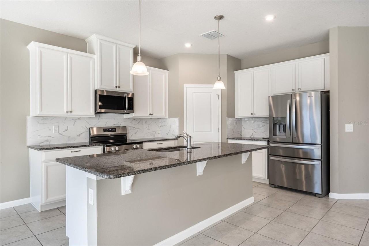 334 Winter Bliss Ln - Photo 3 of 25