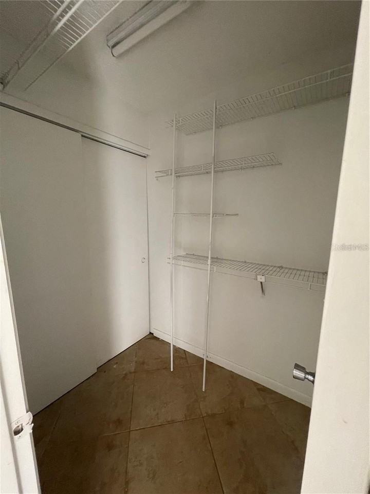 3100 S Semoran Blvd #11 - Photo 7 of 15