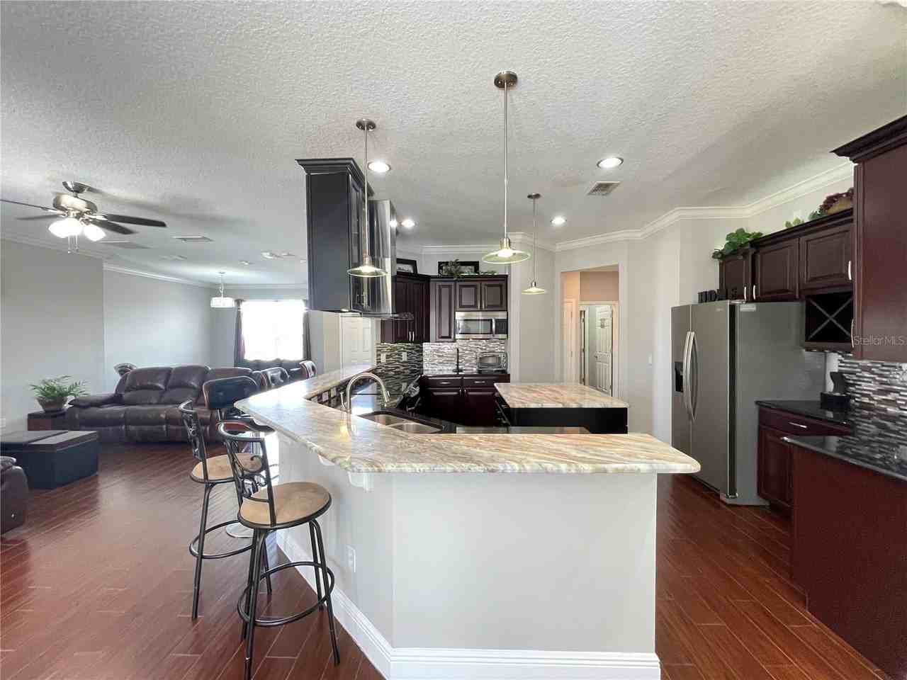 907 Wildflower Rd - Photo 3 of 28