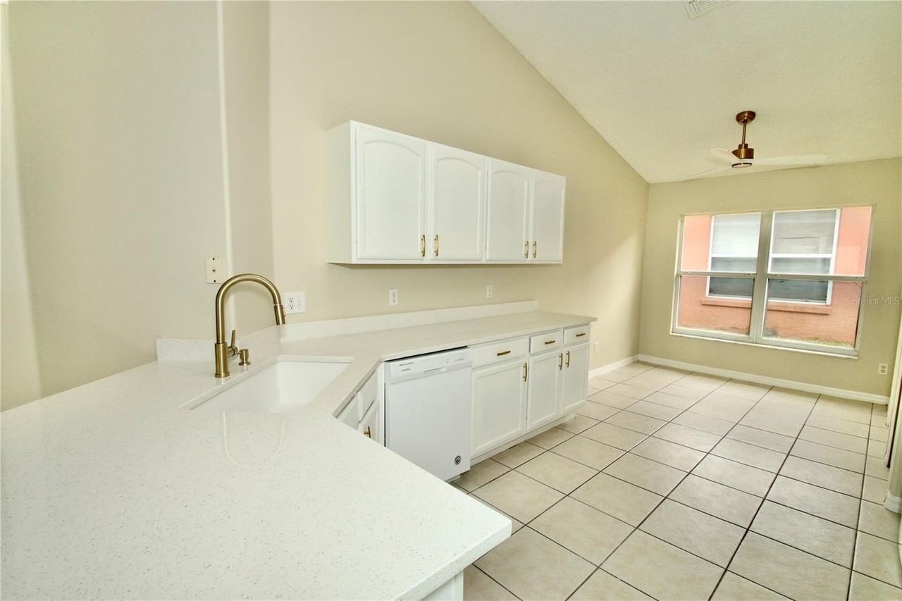 1207 Greenley Ave - Photo 5 of 47