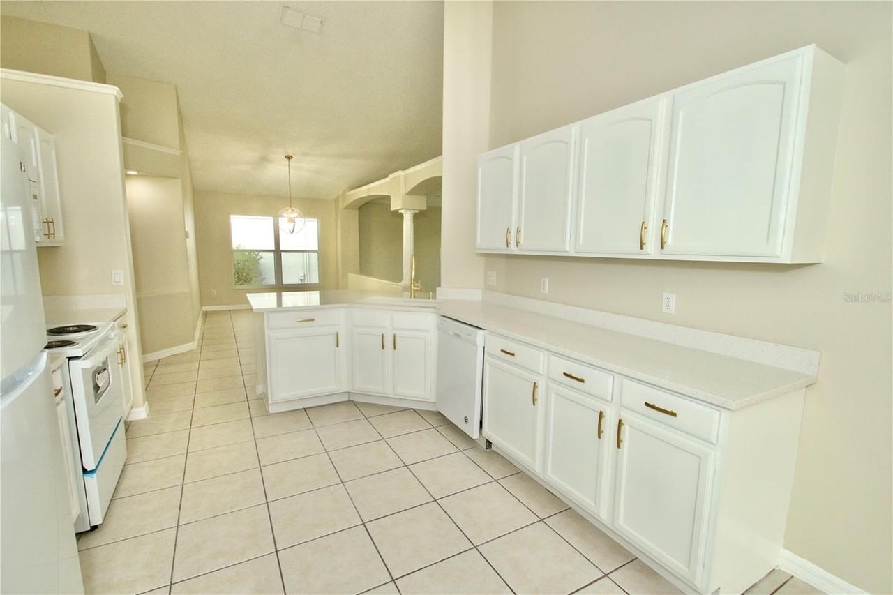 1207 Greenley Ave - Photo 6 of 47