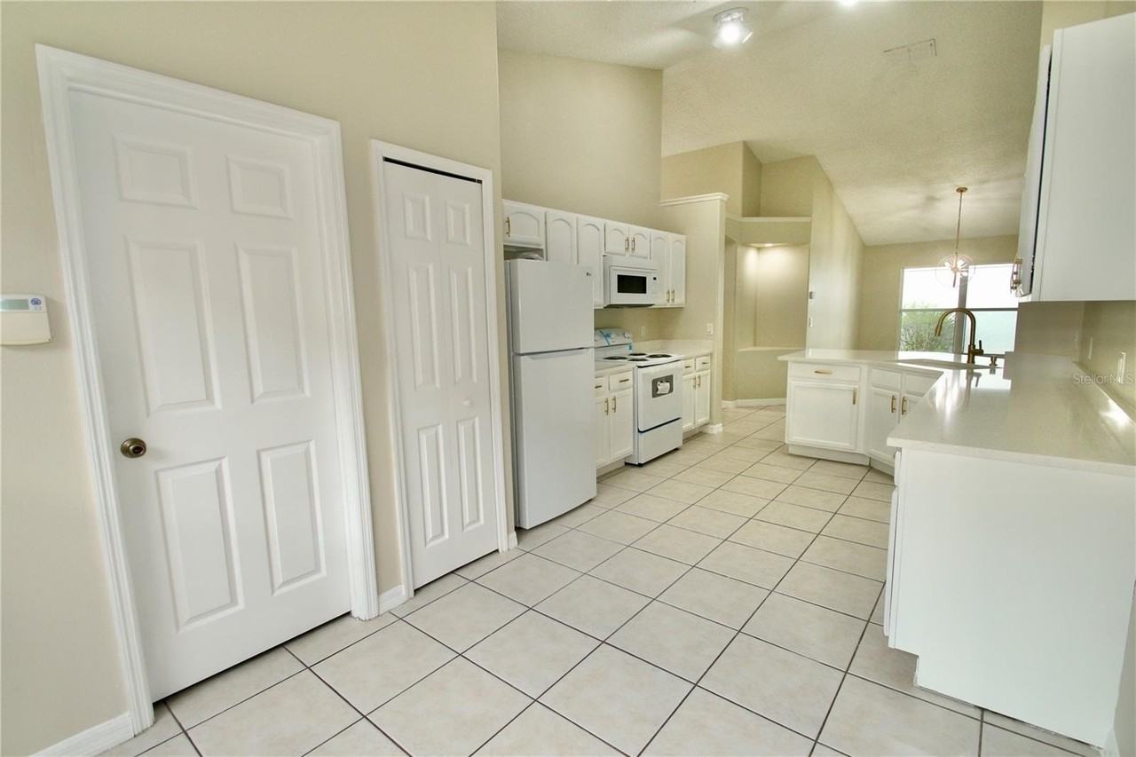 1207 Greenley Ave - Photo 7 of 47