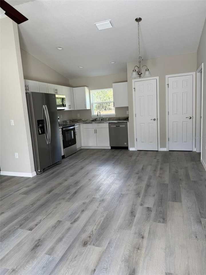 9539 N Travis Dr #B - Photo 2 of 11