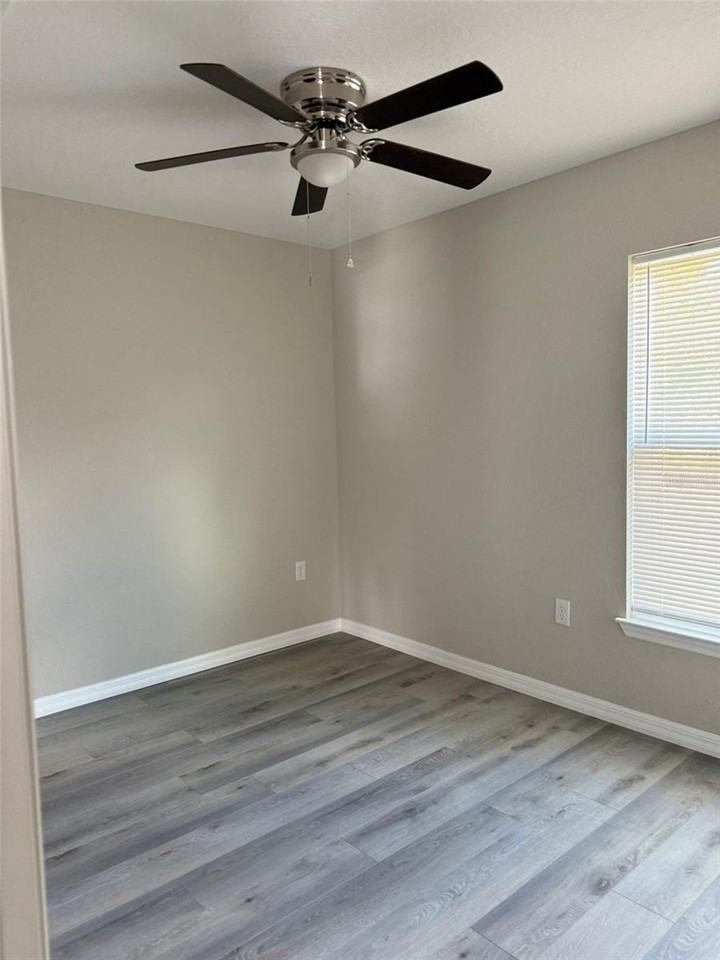 9539 N Travis Dr #B - Photo 4 of 11