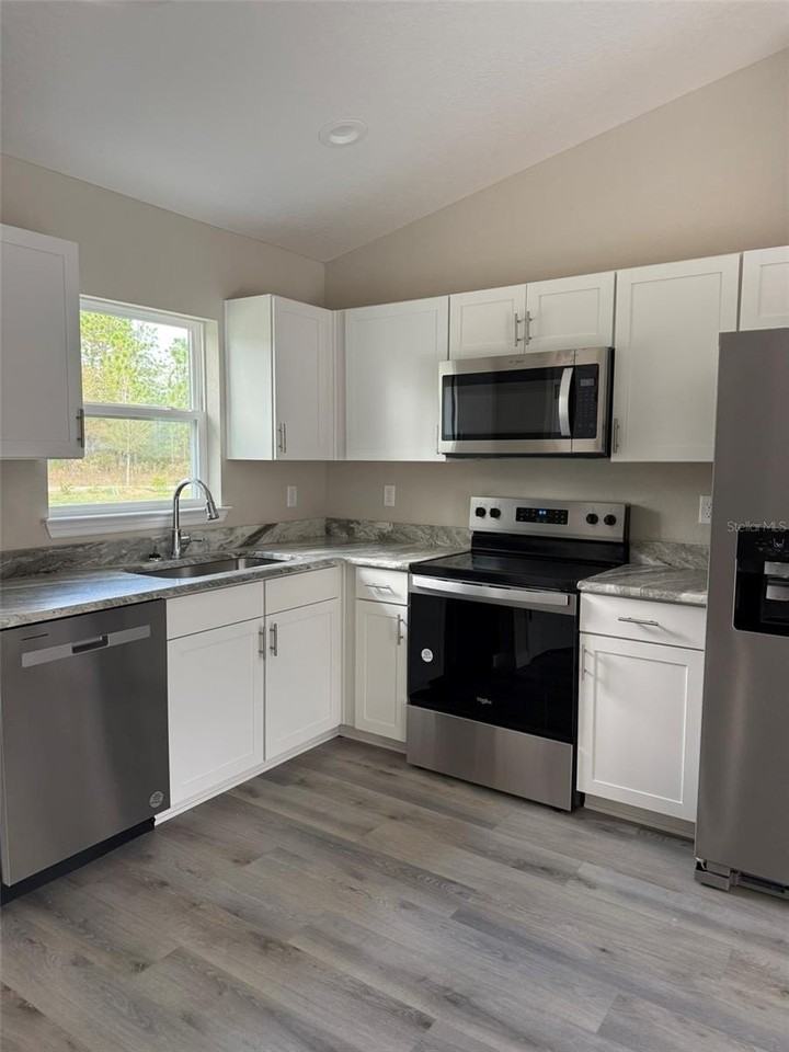 9545 N Travis Dr #A - Photo 4 of 15