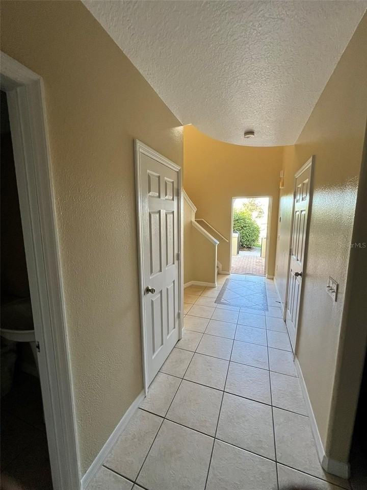 2202 Seven Oaks Dr - Photo 4 of 40