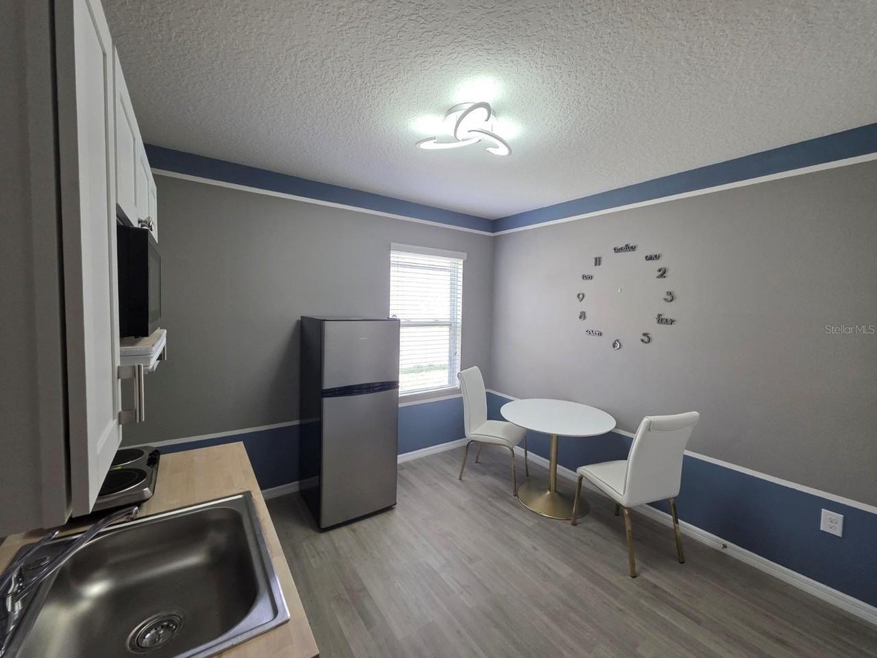 981 Chanler Dr - Photo 6 of 11