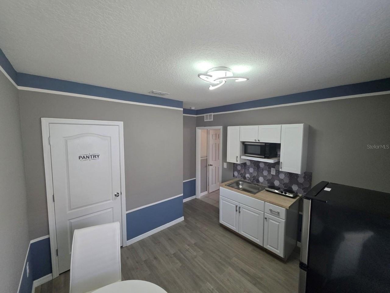 981 Chanler Dr - Photo 7 of 11