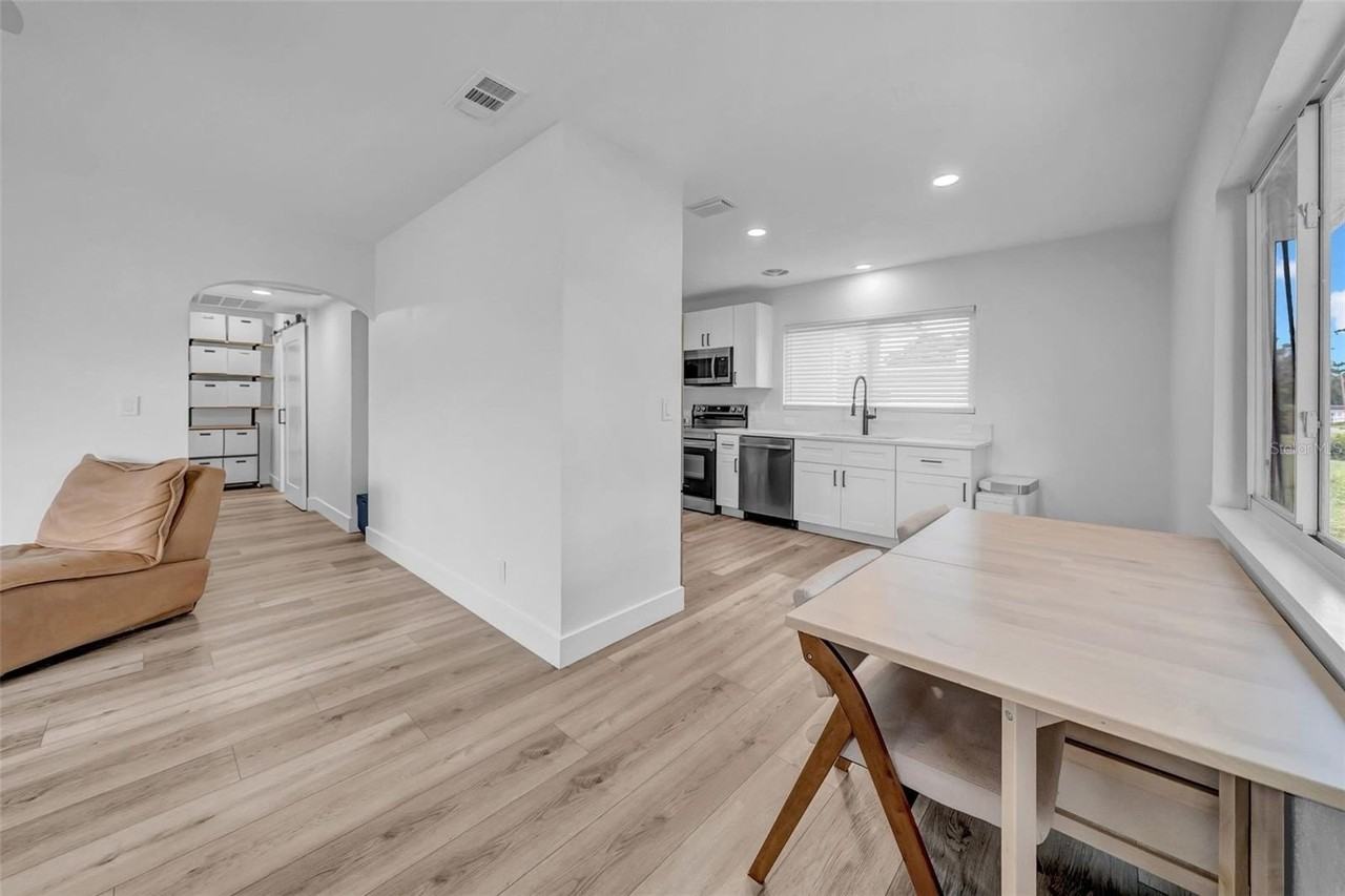 5548 Dartmouth Ave N - Photo 6 of 30